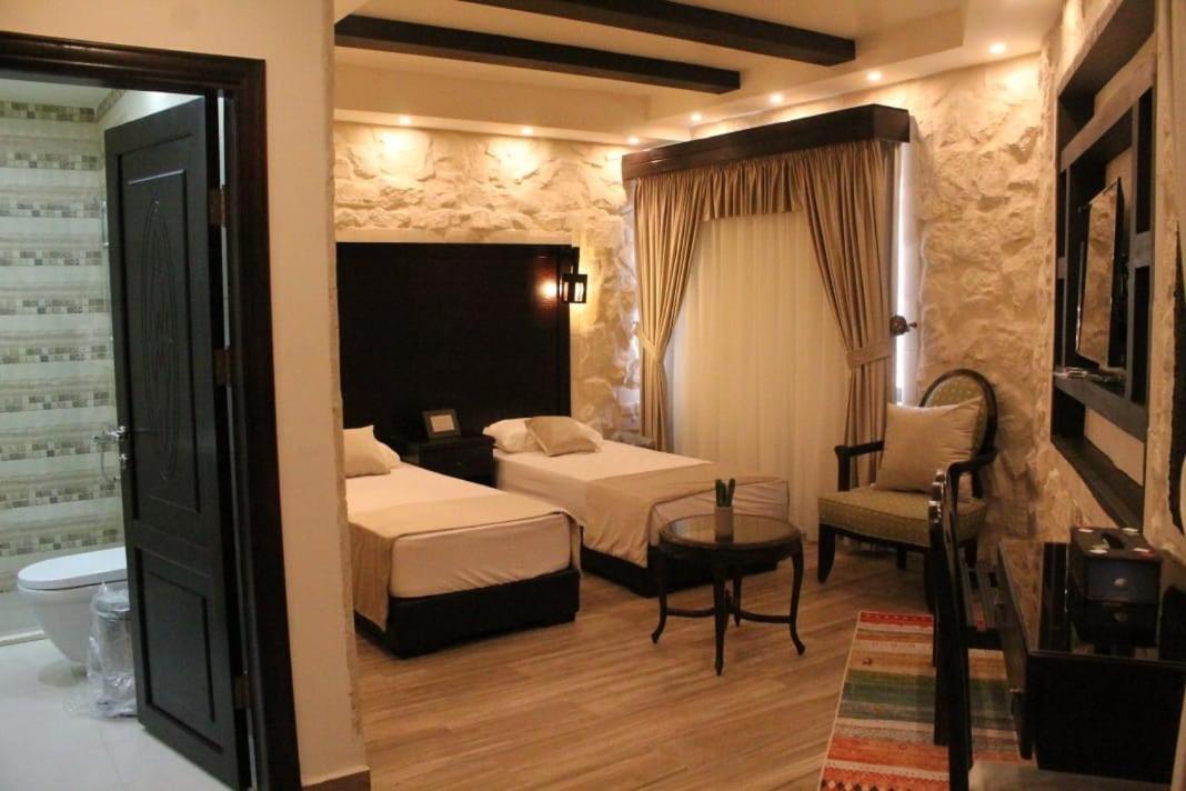 Mount Nebo Hotel & Restaurant Madaba City Center Zewnętrze zdjęcie