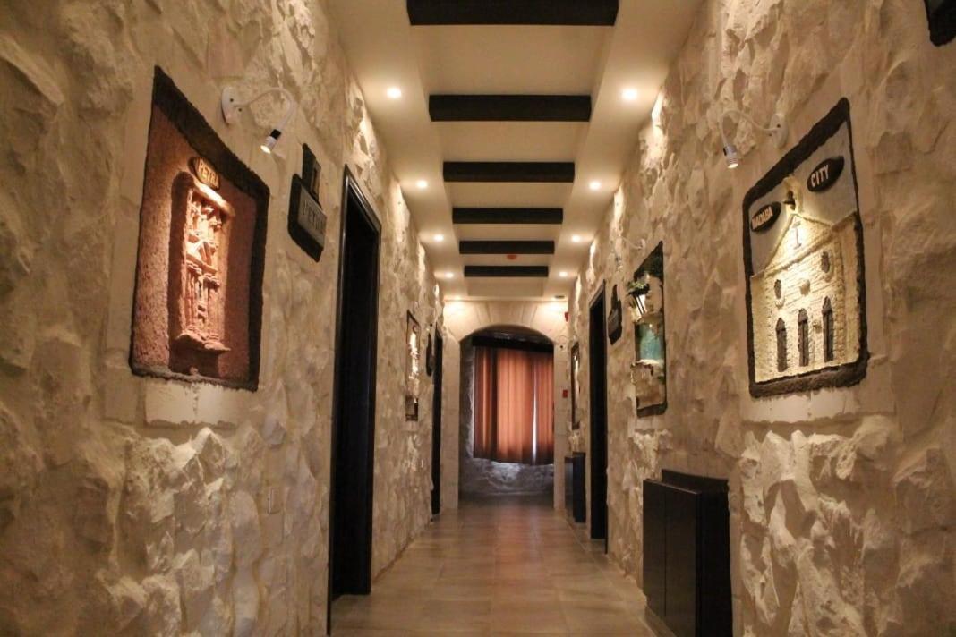 Mount Nebo Hotel & Restaurant Madaba City Center Zewnętrze zdjęcie