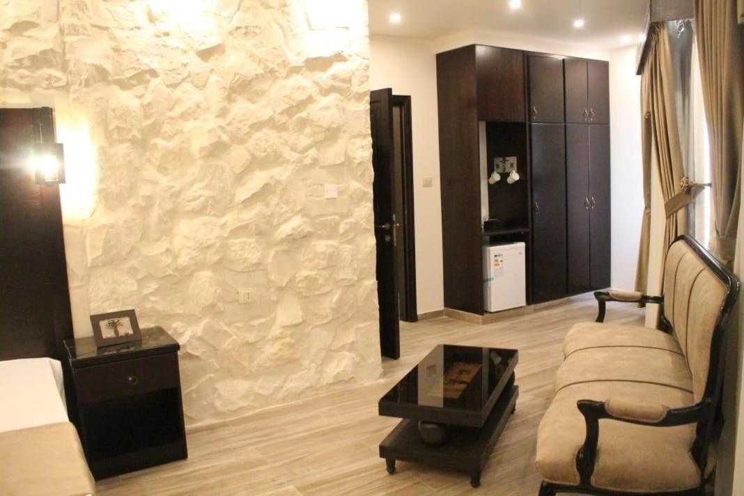Mount Nebo Hotel & Restaurant Madaba City Center Zewnętrze zdjęcie
