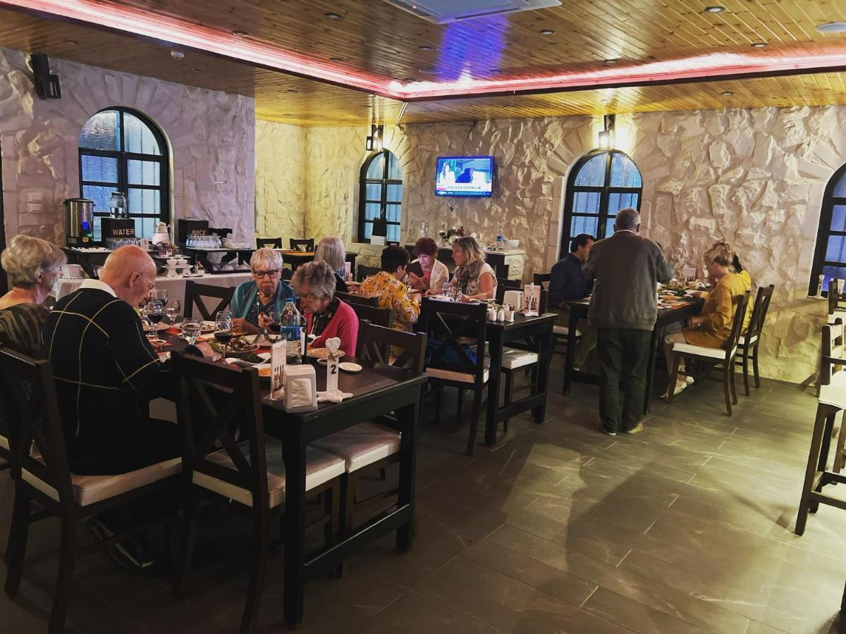 Mount Nebo Hotel & Restaurant Madaba City Center Zewnętrze zdjęcie